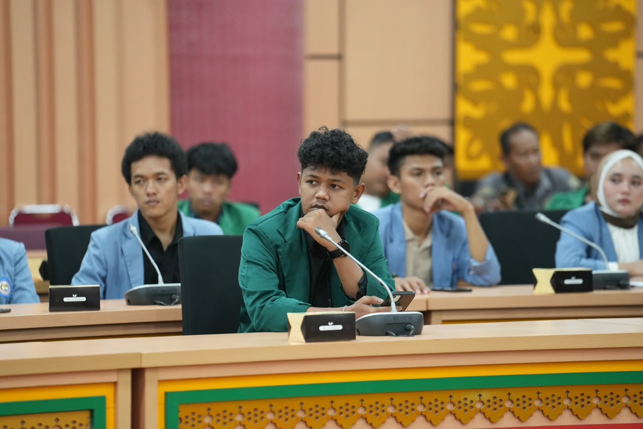 KARHUTLA RIAU: KETIKA API MASIH MENYALA, PEKANBARU TERCEKIK ASAP, DAN PROMOSI JABATAN SUDAH DIBICARAKAN